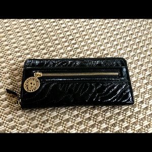 Anne Klein black patent zip wallet